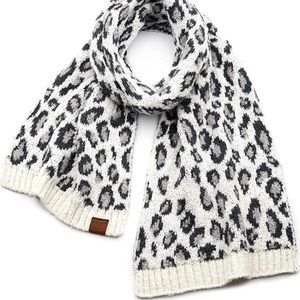 C.C Leopard boucle knit scarf